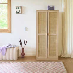 sweeek Armadio a 2 ante in canna e legno con appendiabiti e contenitori