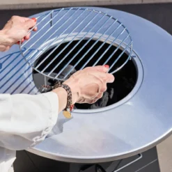 sweeek Braciere barbecue con vano portaoggetti, Ø59cm