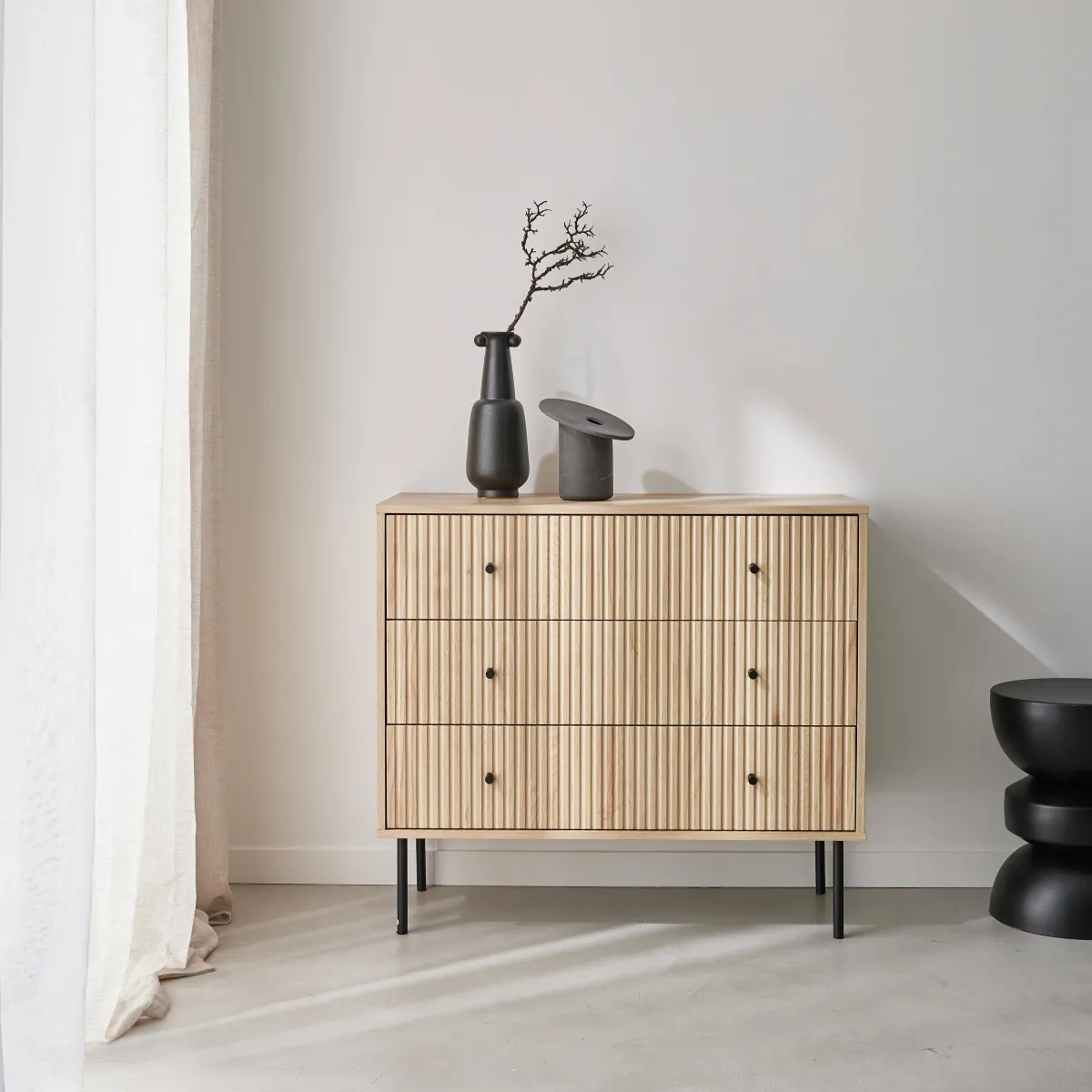 sweeek Cassettiera, decoro in legno scanalato, 3 cassetti