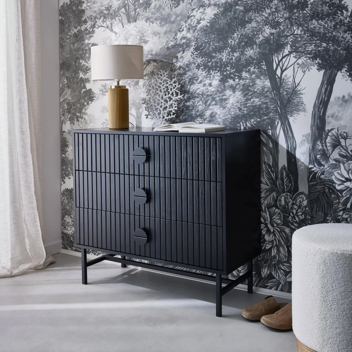 sweeek Cassettiera effetto legno con scanalature nere a 3 cassetti