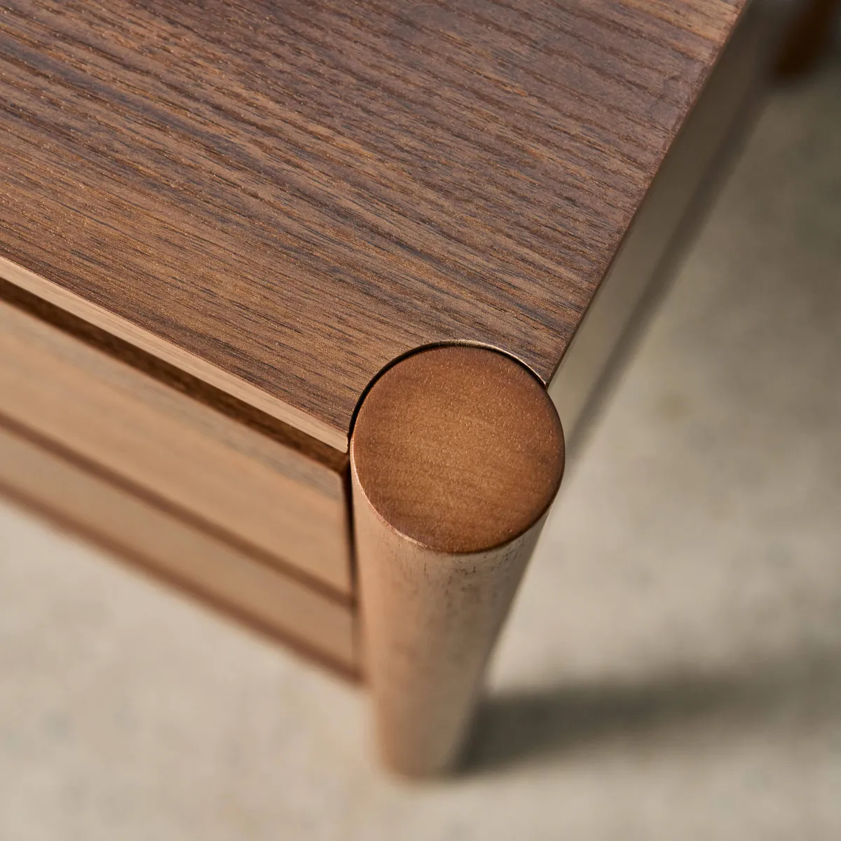 sweeek Comodino decorazione legno 2 cassetti