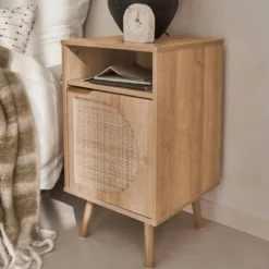 sweeek Comodino, decorazioni in legno e canne arrotondate