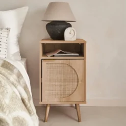 sweeek Comodino, decorazioni in legno e canne arrotondate