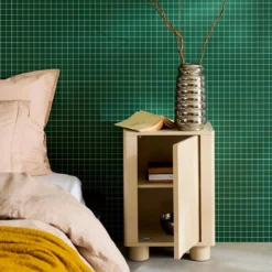 sweeek Comodino effetto legno di mango con 1 anta reversibile