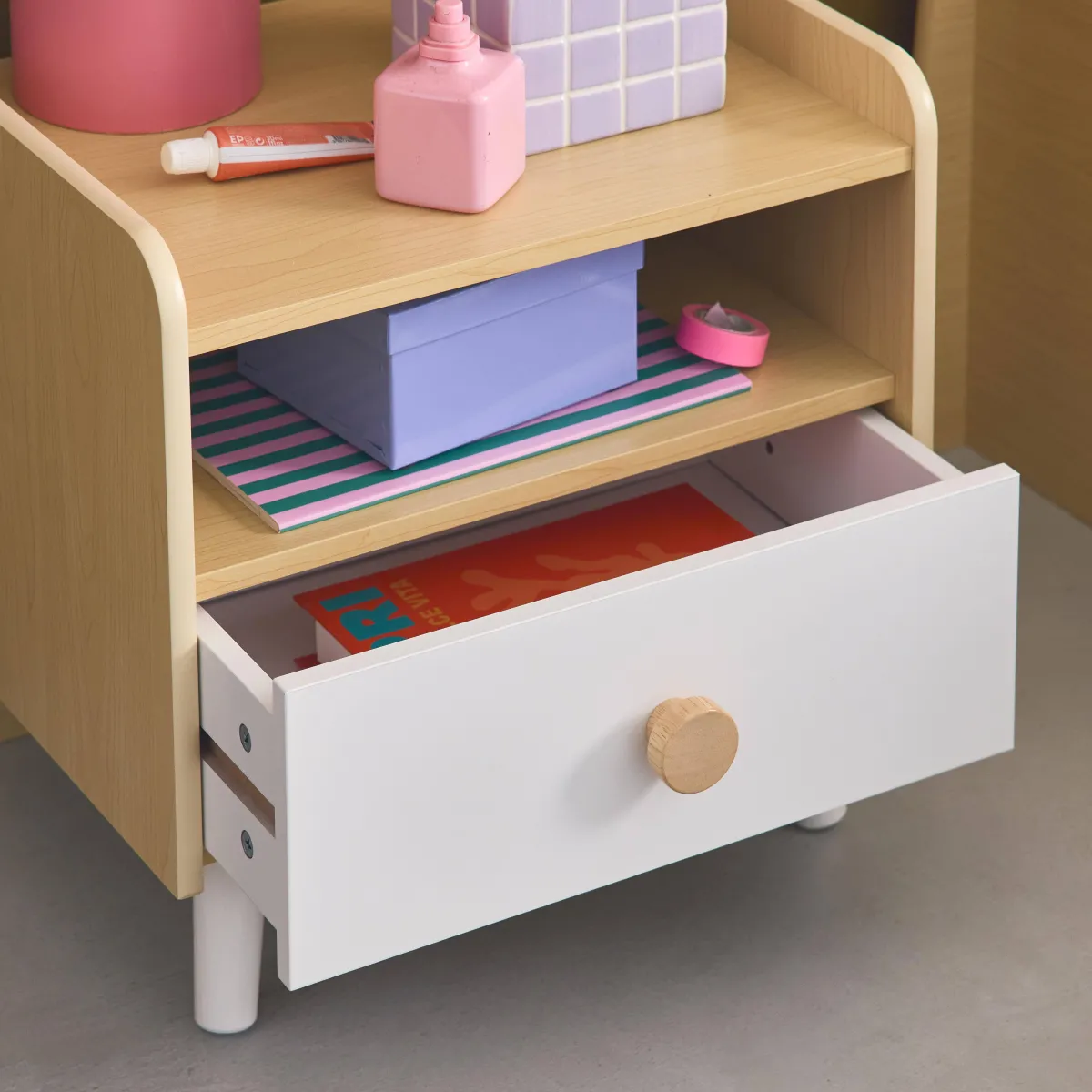 sweeek Comodino per bambini effetto legno, bianco