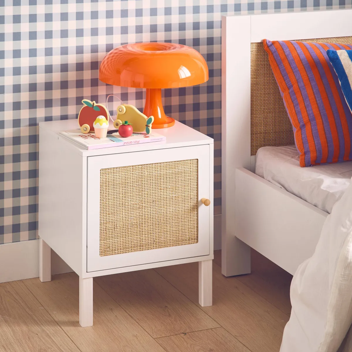 sweeek Comodino per bambini in legno bianco e canna da zucchero