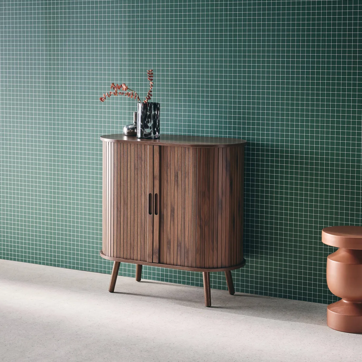 sweeek Credenza con ante scorrevoli e ripiano
