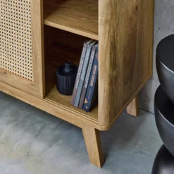 sweeek Credenza con 2 ante scorrevoli e ripiani effetto legno e canna, 150cm