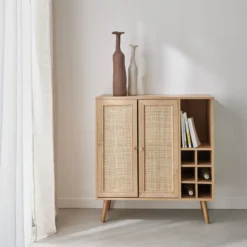 sweeek Credenza con portabottiglie, decorazione in vimini e legno, 83cm