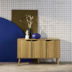 sweeek Credenza effetto noce con 3 ante e 3 ripiani, 120cm
