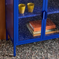 sweeek Credenza industriale in metallo e vetro temperato 3 ante, 100cm