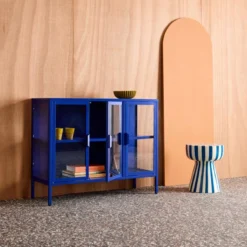 sweeek Credenza industriale in metallo e vetro temperato 3 ante, 100cm
