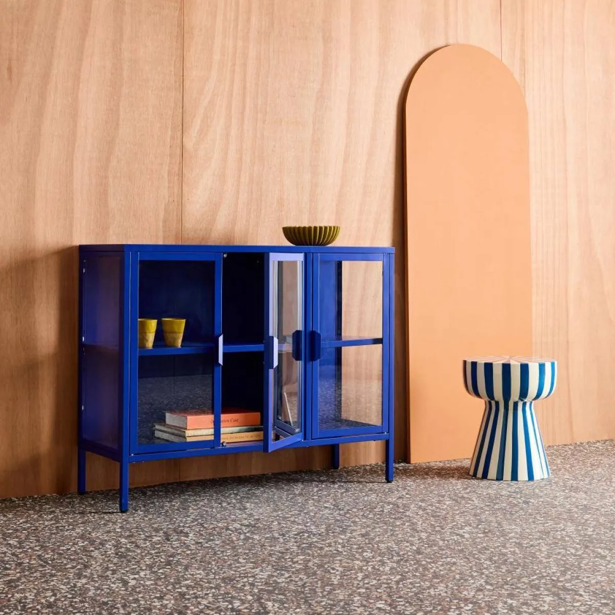 sweeek Credenza industriale in metallo e vetro temperato 3 ante, 100cm