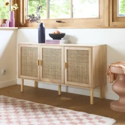 sweeek Credenza in vimini ed effetto legno a 3 ante, 120cm