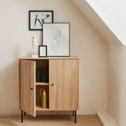 sweeek Credenza scanalate effetto legno a 2 ante, 83.5cm