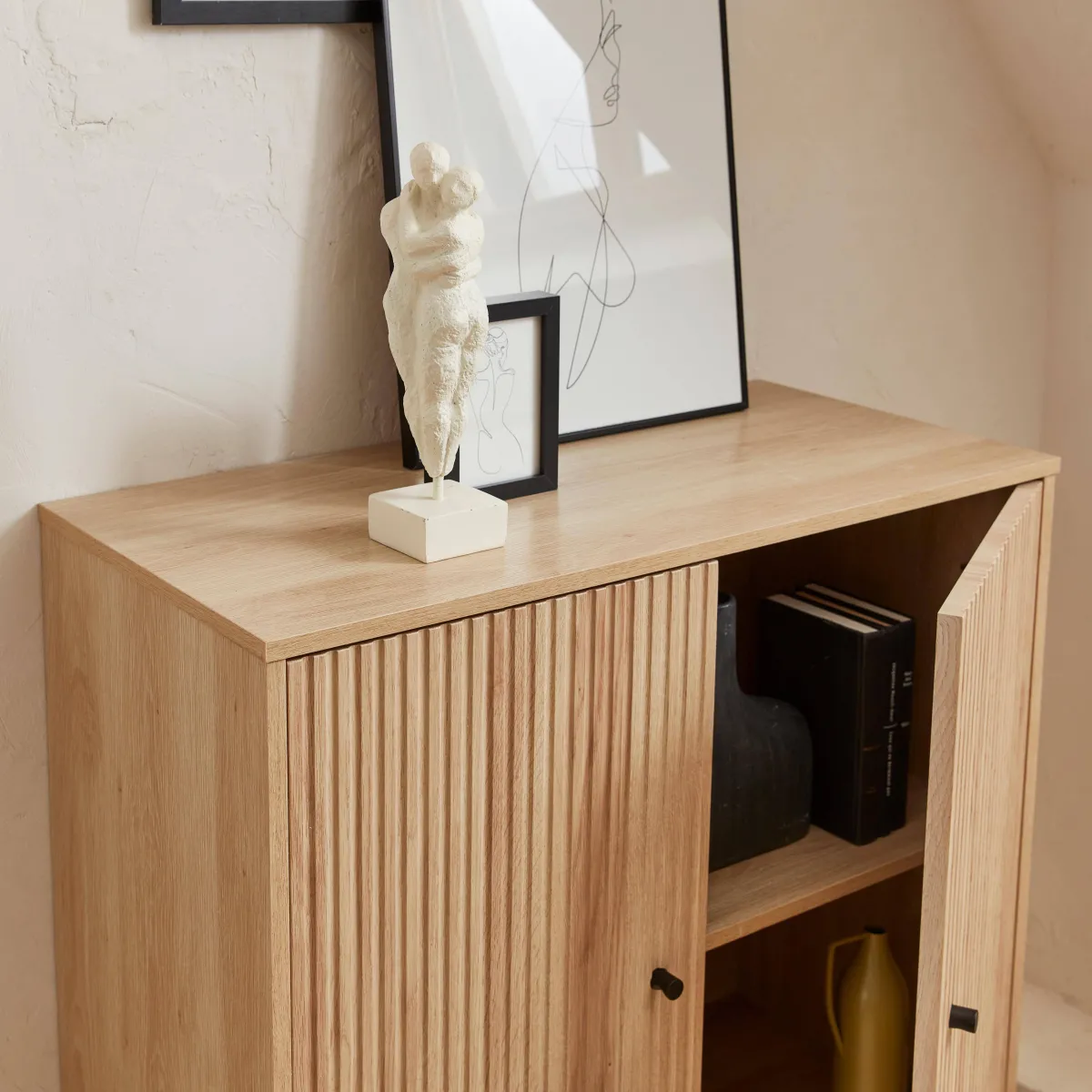 sweeek Credenza scanalate effetto legno a 2 ante, 83.5cm