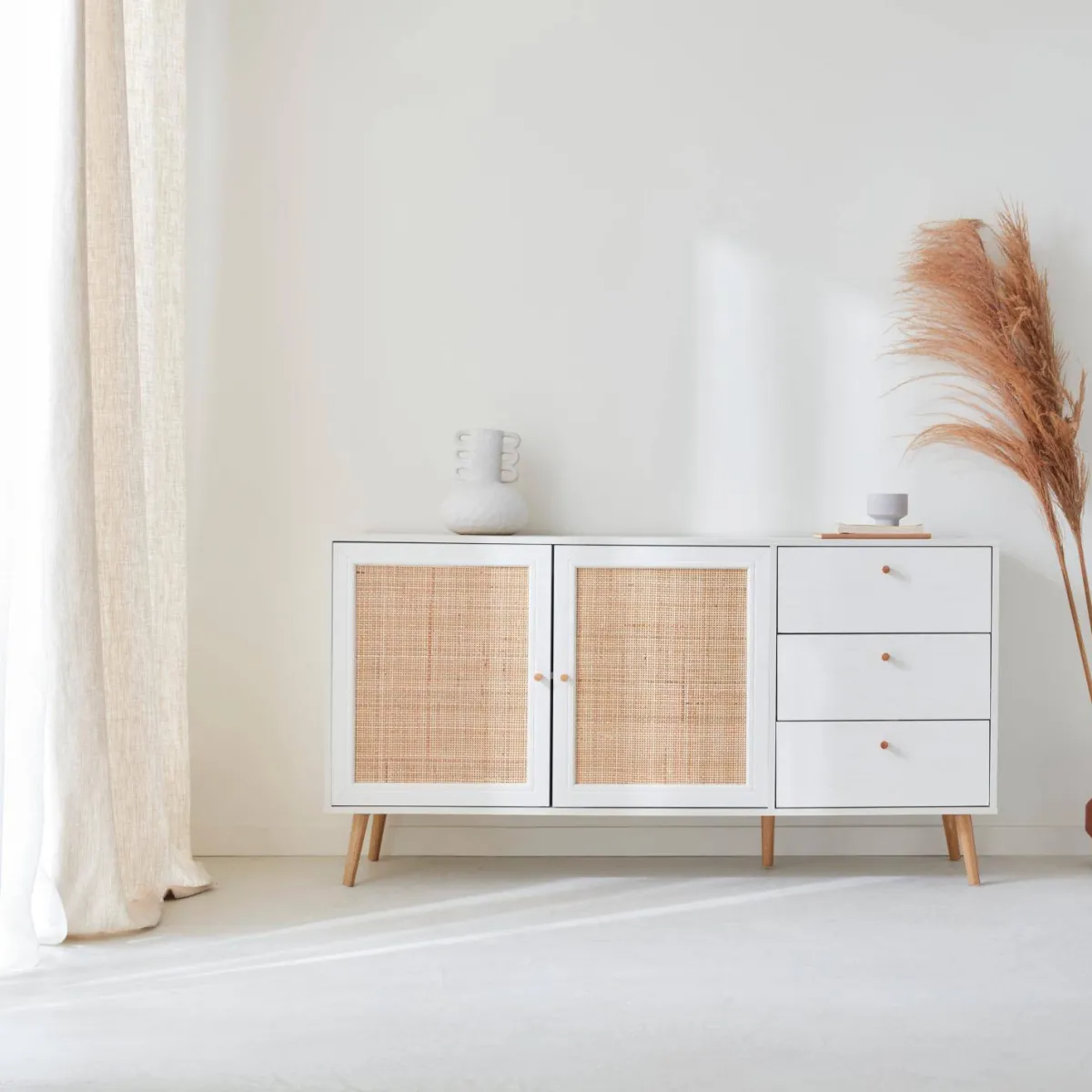 sweeek Credenza scandinava a 2 ante in canna, 150cm