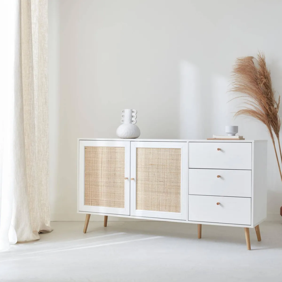 sweeek Credenza scandinava a 2 ante in canna, 150cm