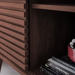 sweeek Credenza scandinava effetto legno e anta scorrevole scanalata, 80cm