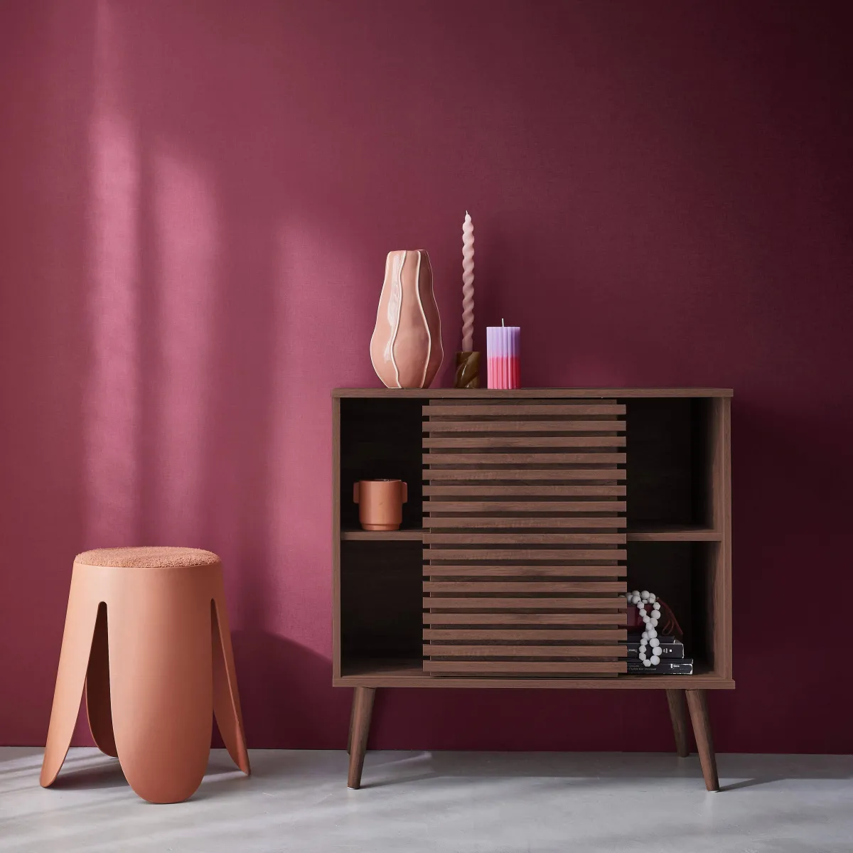 sweeek Credenza scandinava effetto legno e anta scorrevole scanalata, 80cm