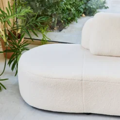 sweeek Divano organico a forma di virgola in bouclé, 2–3 posti