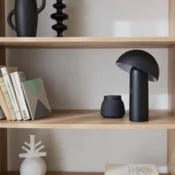sweeek Lampada da tavolo a batteria Nomadic con testa orientabile, 28cm