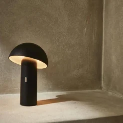 sweeek Lampada da tavolo a batteria Nomadic con testa orientabile, 28cm