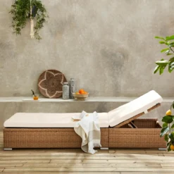 sweeek Lettino prendisole in resina intrecciata multiposizione