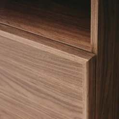 sweeek Libreria effetto legno con 2 ante a 5 livelli