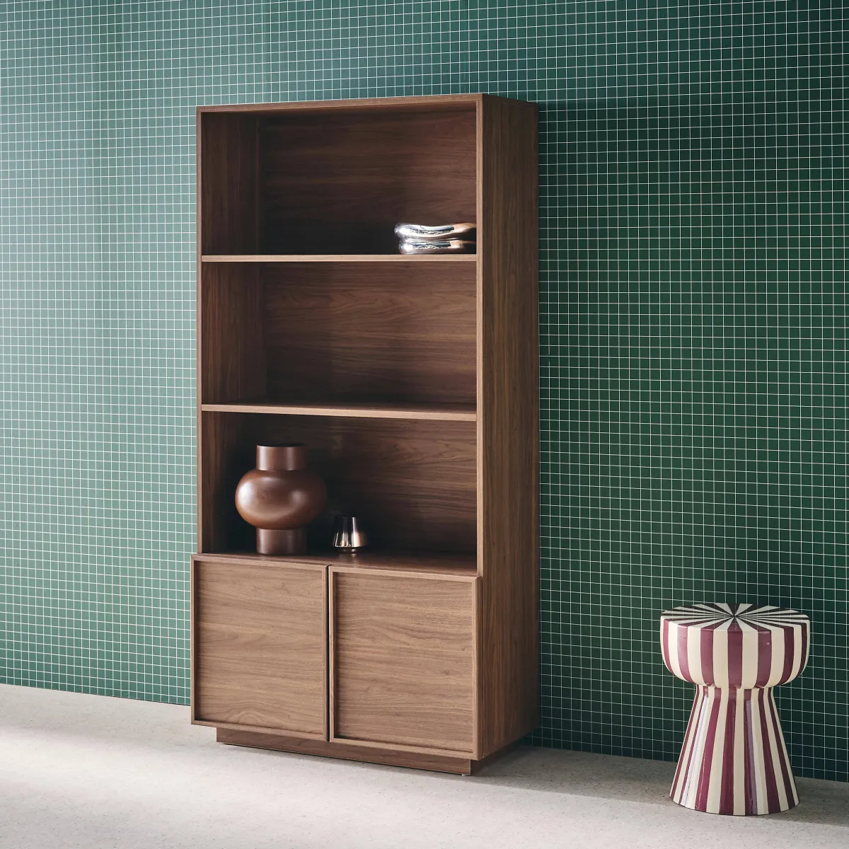 sweeek Libreria effetto legno con 2 ante a 5 livelli