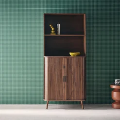 sweeek Libreria in legno scanalato con 2 ante scorrevoli a 4 livelli