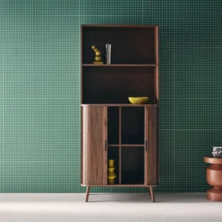 sweeek Libreria in legno scanalato con 2 ante scorrevoli a 4 livelli