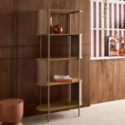Libreria in metallo curvato e legno a 5 livelli