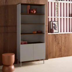 Libreria in metallo e decorazione in legno a 6 livelli