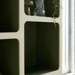 sweeek Libreria organica in legno bicolore con 8 scomparti