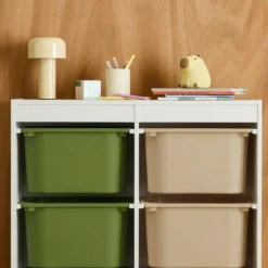 sweeek Mobile per bambini con 6 scatole colorate