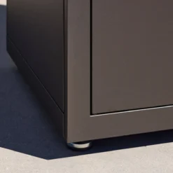 sweeek Modulo cucina da esterno in acciaio con dettagli in legno a 2 ante e 1 gancio, 80cm