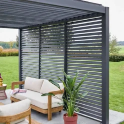 sweeek Pergola bioclimatica 3x4 in alluminio + 3 persiane da 1.3m