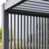 sweeek Pergola bioclimatica 3x4m in alluminio + 3 persiane verticali 1m
