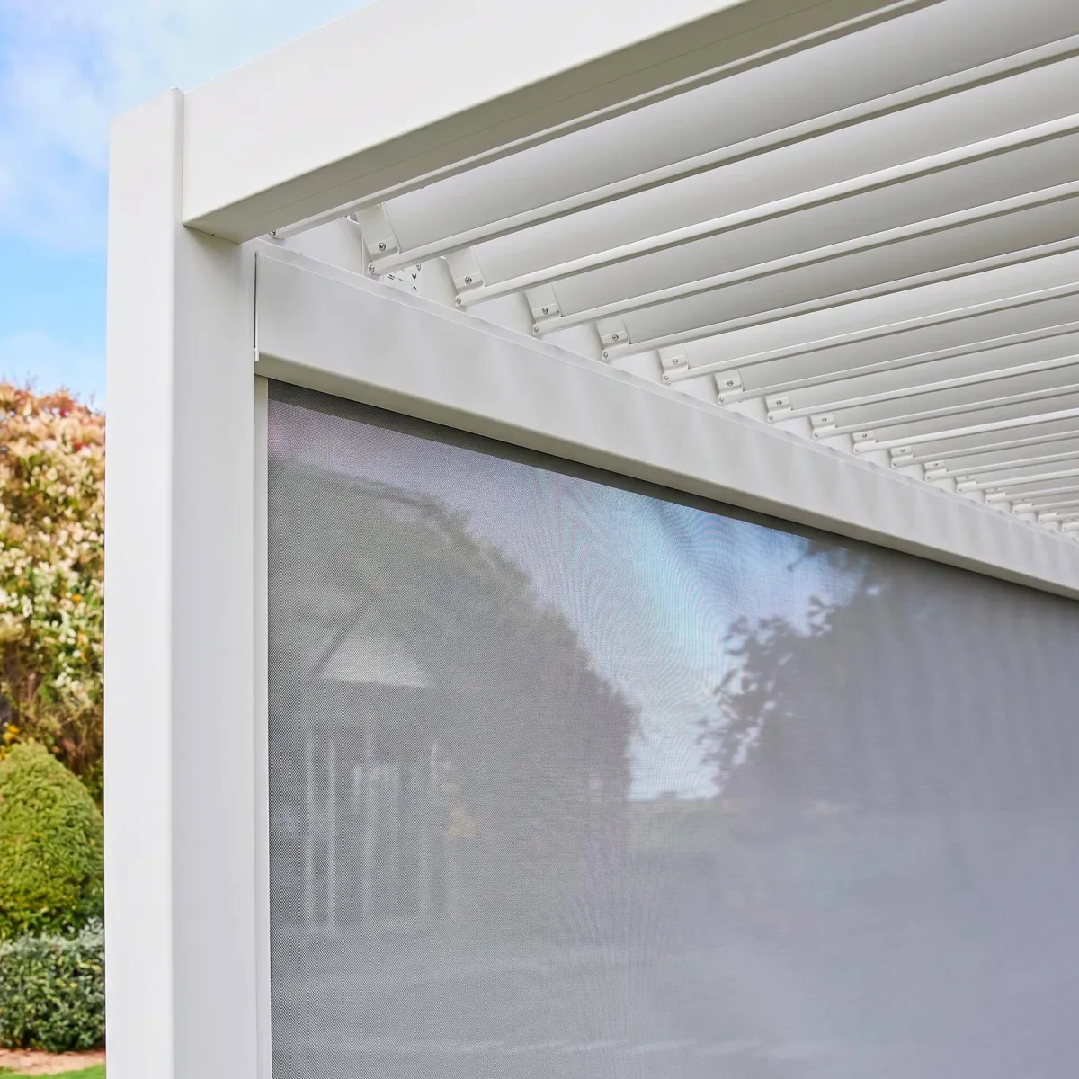 sweeek Pergola bioclimatica 3x4m in alluminio + tenda da sole 4m