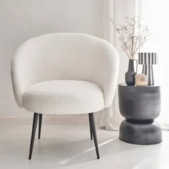 sweeek Poltrona di design in boulcé bianca e metallo