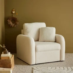 sweeek Poltrona in tessuto bouclé bianco, linee curve