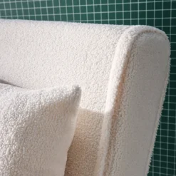 sweeek Poltrona letto bouclé con base in legno
