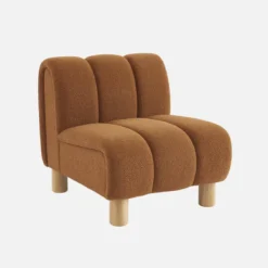 sweeek Poltrona relax con gambe rotonde in legno e tessuto bouclé