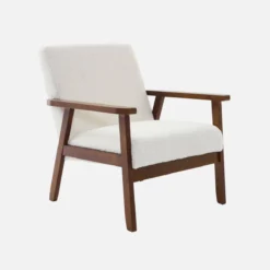 sweeek Poltrona scandinava bouclé in legno di hevea tinto noce chiaro