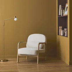 sweeek Poltrona scandinava curva in legno di hevea