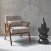 sweeek Poltrona scandinava in legno di hevea e stampa leopardo