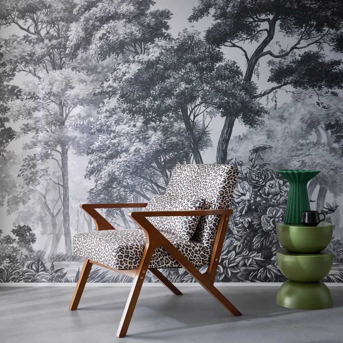 sweeek Poltrona scandinava in legno di hevea e stampa leopardo