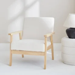 sweeek Poltrona scandinava in legno e tessuto bouclé