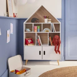 sweeek Scaffale per bambini in legno a forma di casa